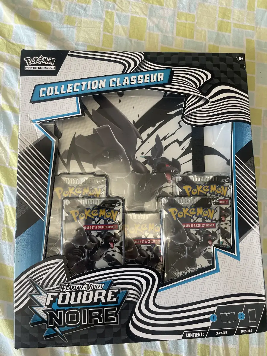 Coffret collection classeur 10.5 foudre noir 5 booster scellé avec un petite déchirure